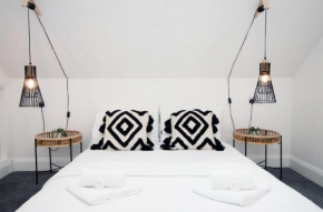 New listing - Cardiff Modern & Spacious Retreat with Private Courtyard